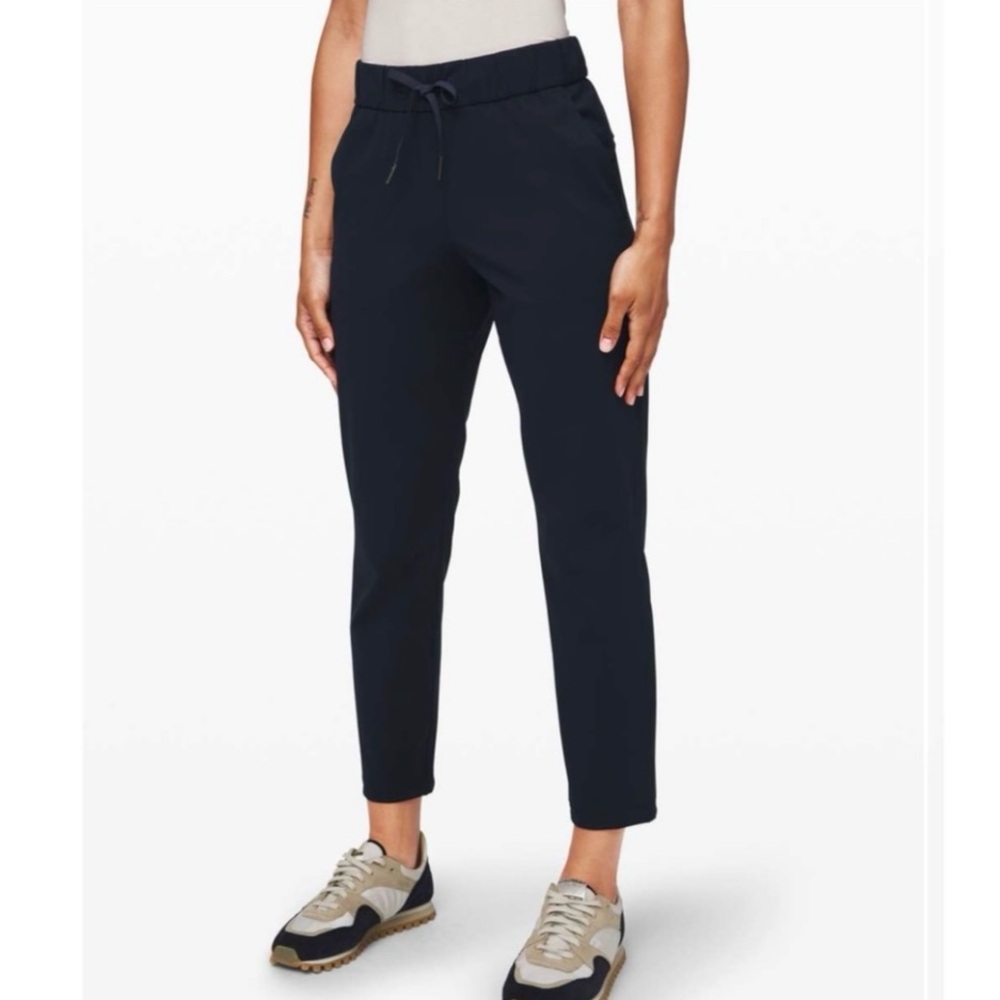 Lululemon On the Fly 7/8 Pant in True Navy